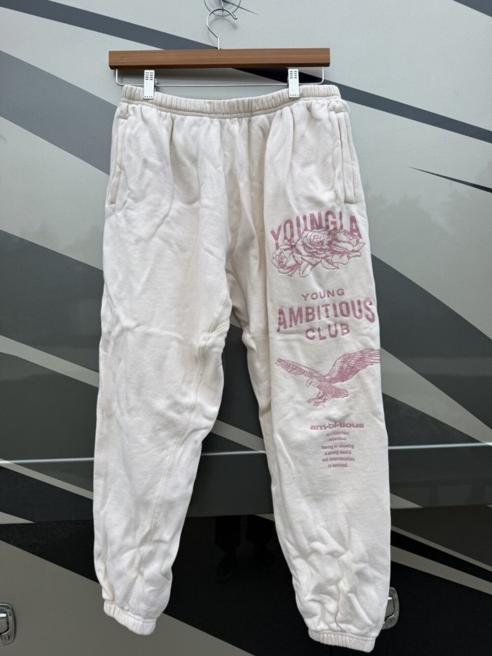 YOUNGLA cream Young Ambitious Club streetwear cottage sweatpants California XL